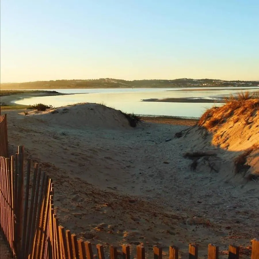 Paraiso de Alvor: Poolside Retreat Near Beach and Village